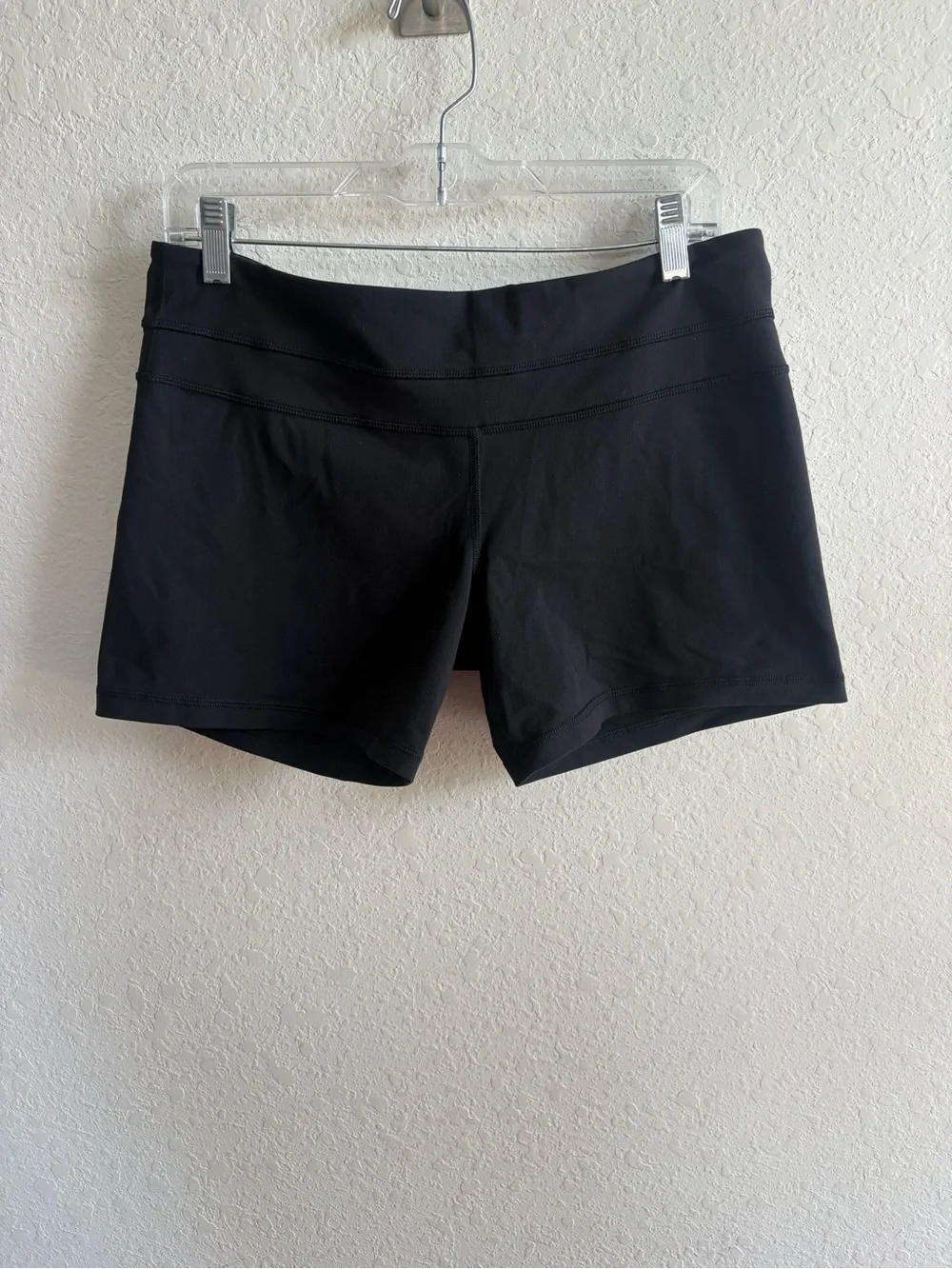 Lululemon Black Groove Shorts Black Size 12 inseam 5”